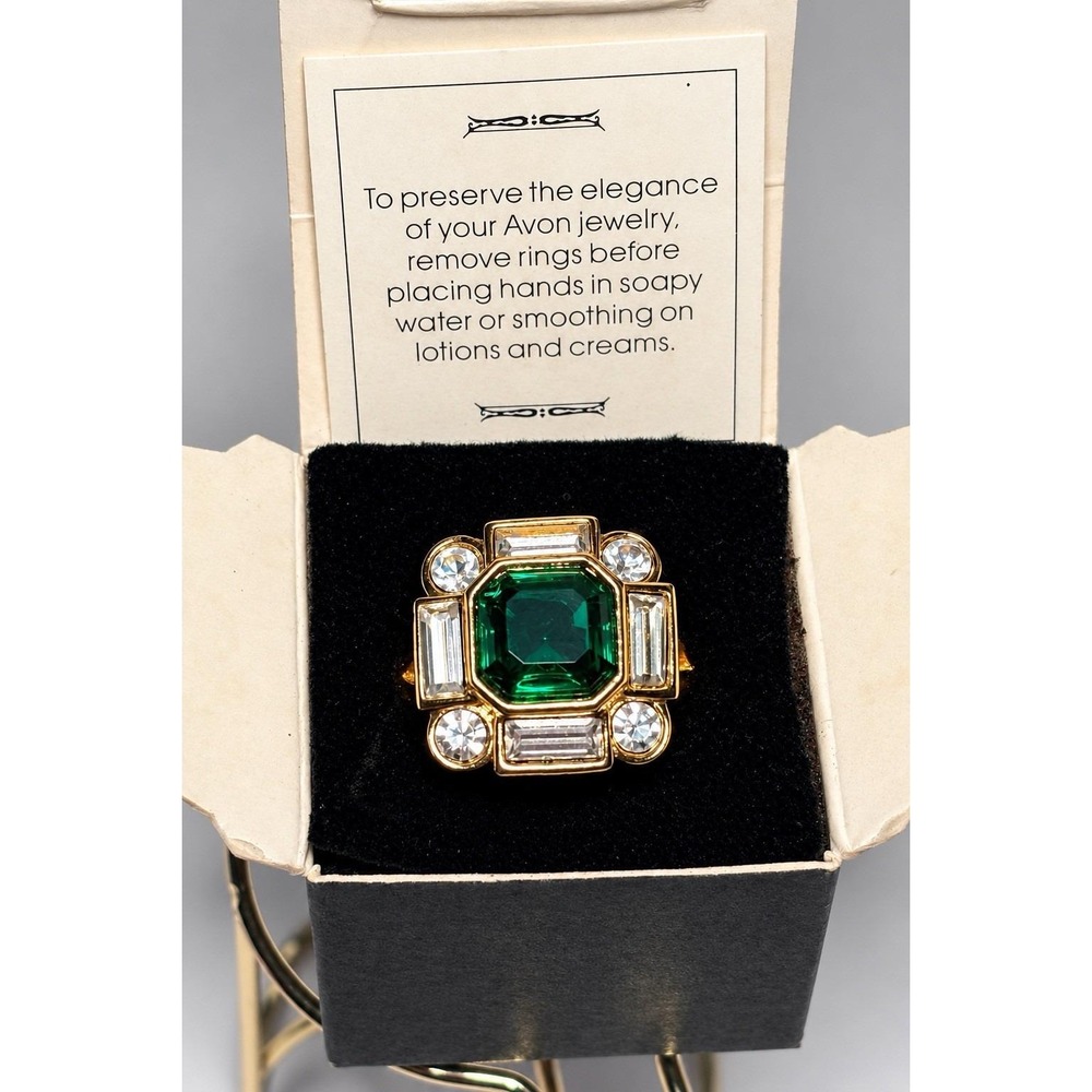 Vintage Avon Ring Bold Treasure Faux Emerald Cocktail Ring Size 10 New With Box